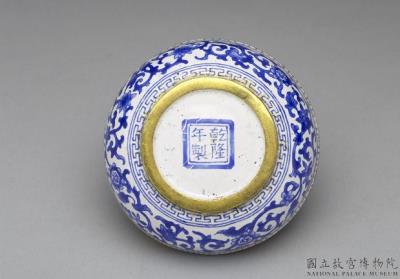 图片[3]-Copper box with painted enamel decor of blue flowers on a white ground, Qing dynasty, Qianlong reign (1736-1795)-China Archive